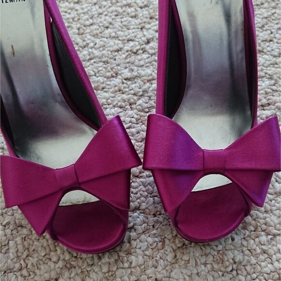 Stuart Weitzman pretty purple satin sweet bow heels size: 7.5 M - Picture 4 of 7